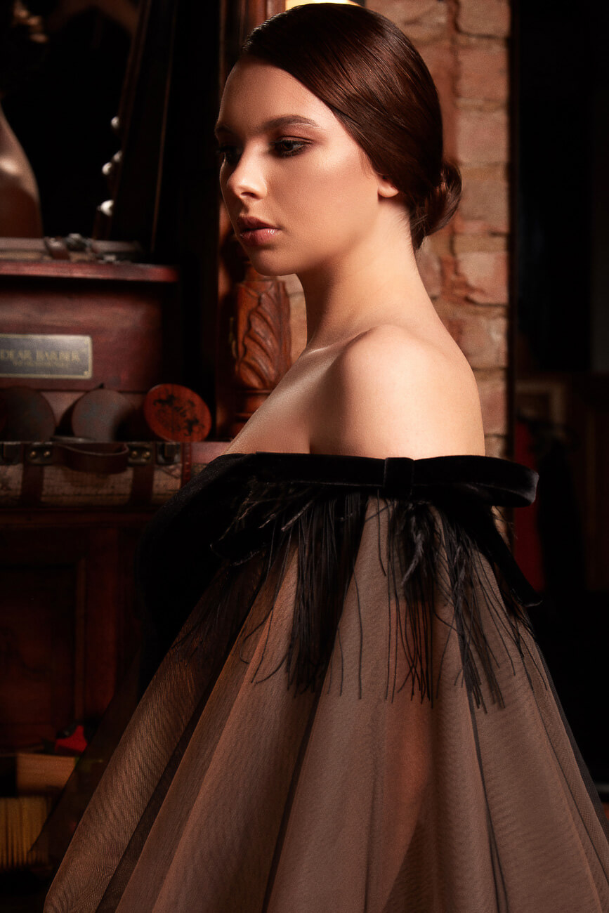 Off the shoulder mermaid dress made of velvet featuring bell sleeves